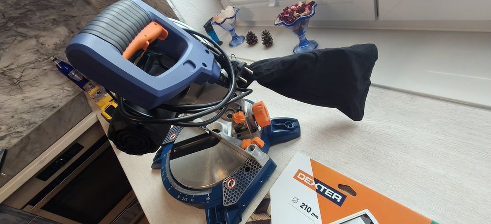 Circular staționar unghiular dexter Nou Nouț