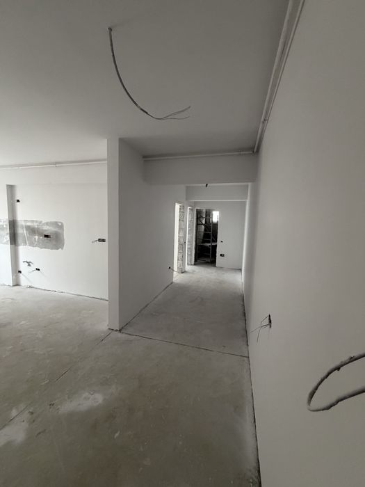Vand Apartament 3 camere Dobroesti