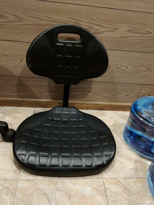 Стол от полиуретан