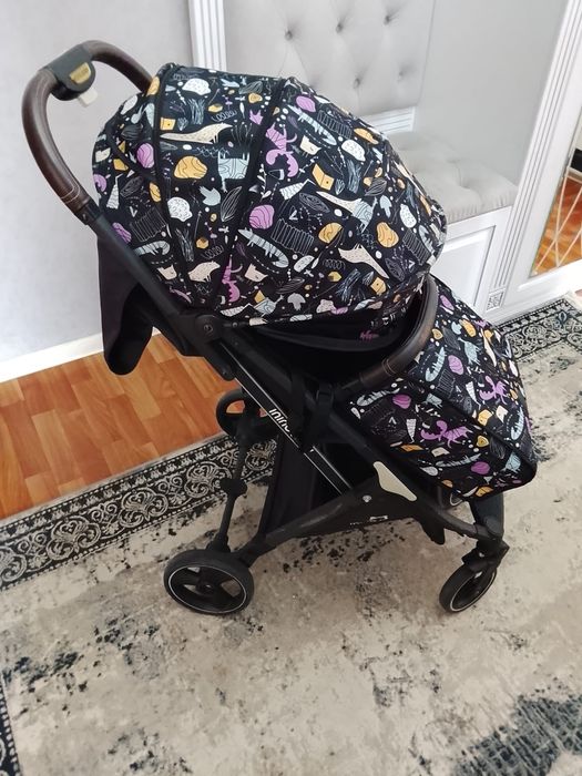 Продам прогулочную коляску