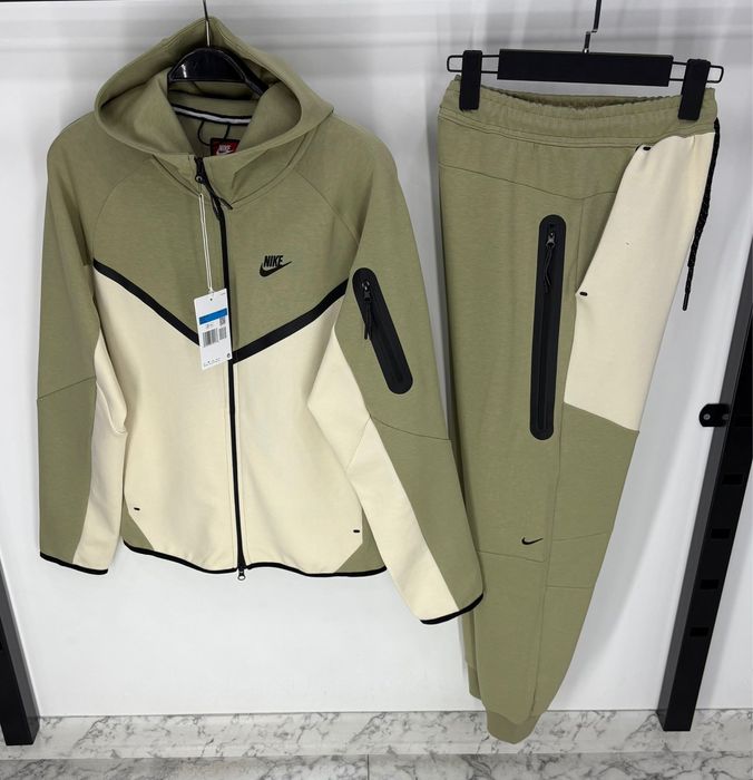 Nike tech calitate premium