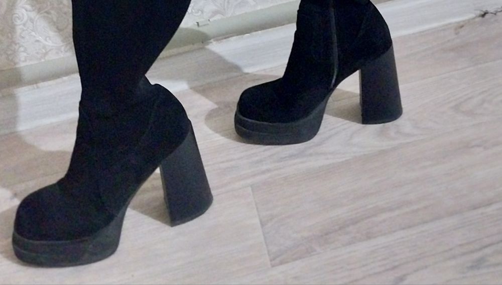 Замшевые сапоги 37 размер