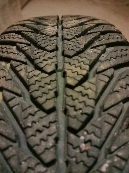 175 65 14 гуми с джанти 4.бр