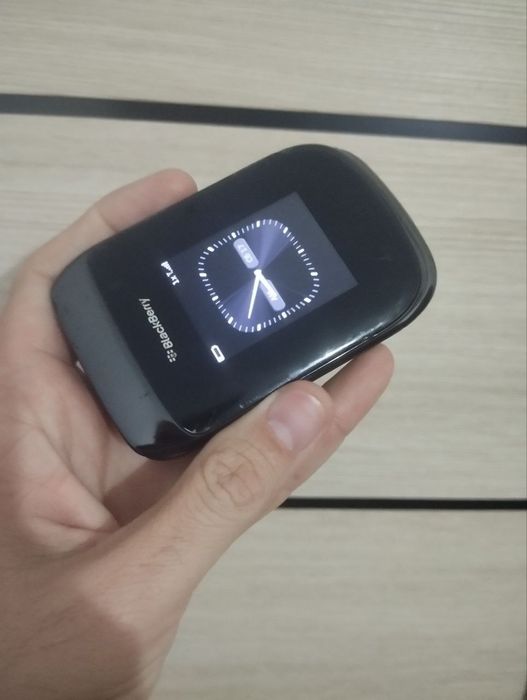 BlackBerry 9670 Original.