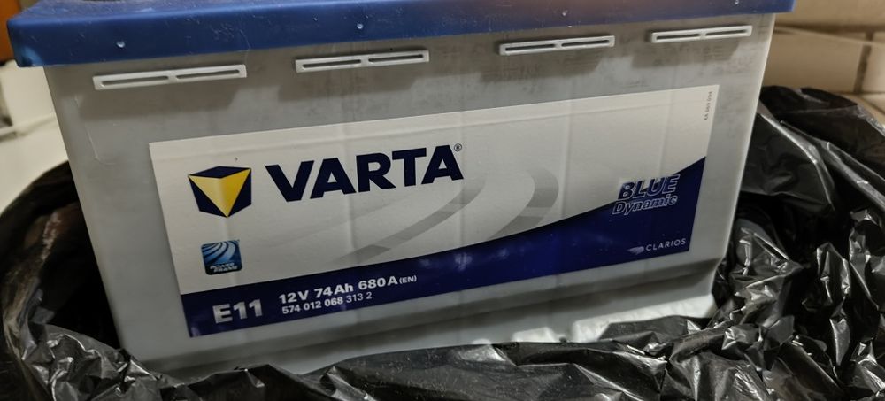Продавам акумулатор Varta 74Ah 680A