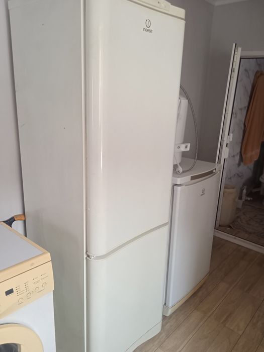 Продам холодильник