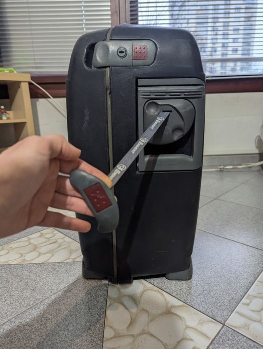 Куфар с колелца и твърди стени - голям