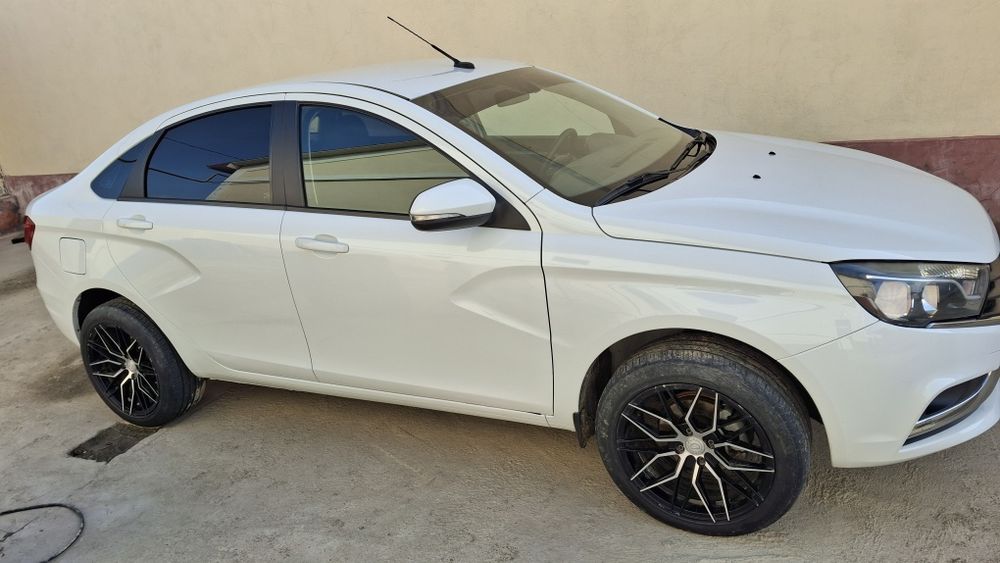 Lada vesta sotiladi