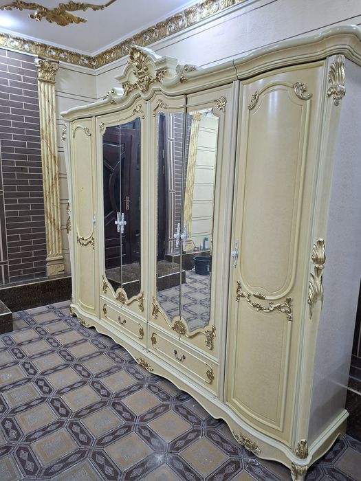 Dubayiskiy spalni garnitur