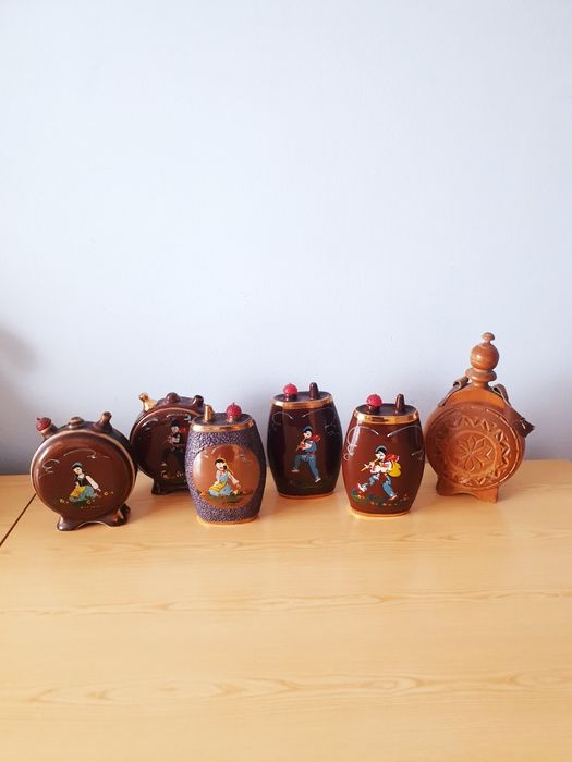 Фигурки Юзчета чаши бъклици