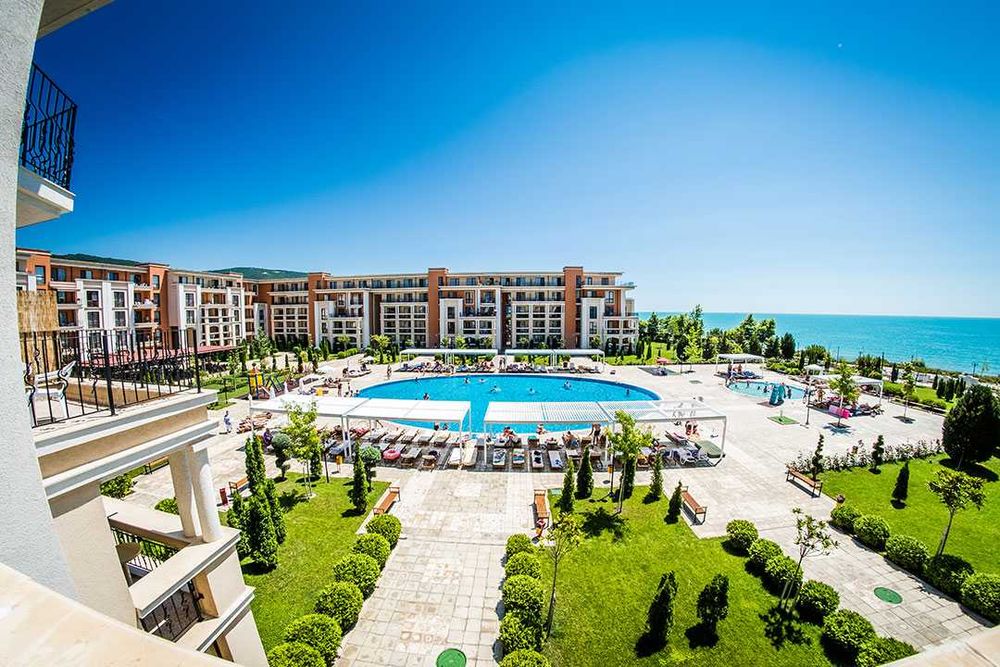 ПЪРВА ЛИНИЯ! Апартамент с 2 спални в Prestige fort noks