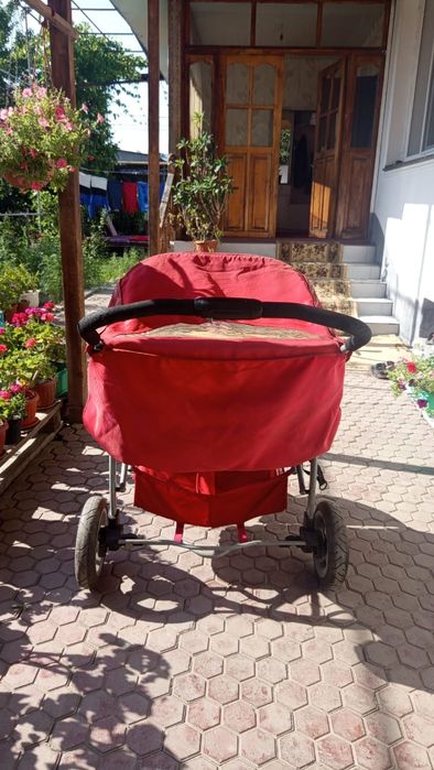 Коляску для двойняшек