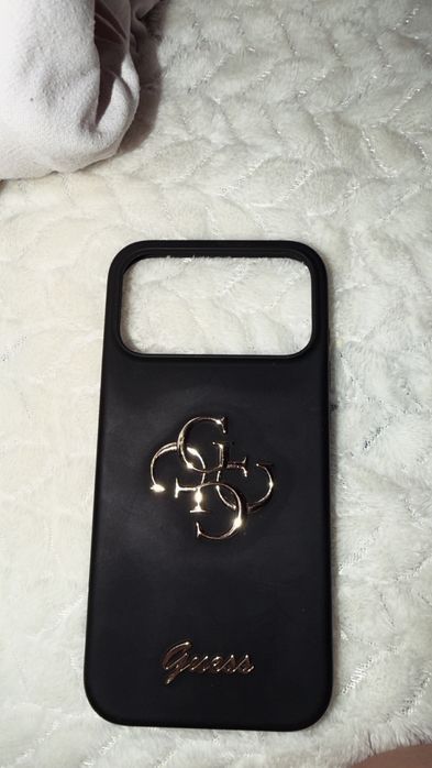 Vand husa iphone 17 pro max guess noua