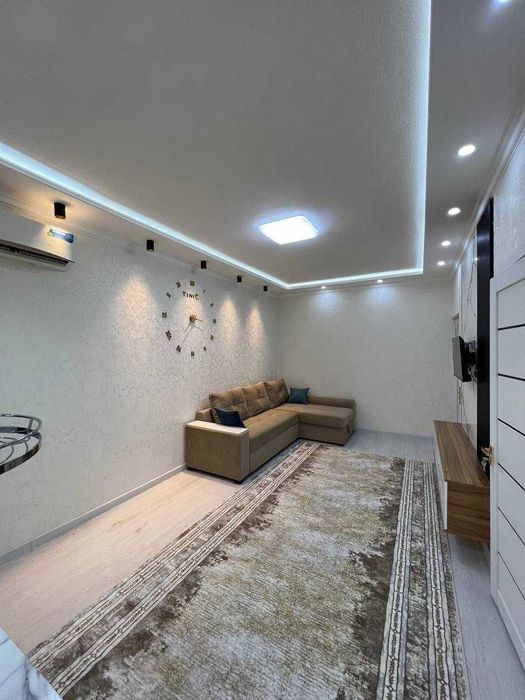 Yunusobod metro Unversam bozor yaqinida arenda bezmakler