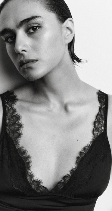 Rochie cu dantela Zara