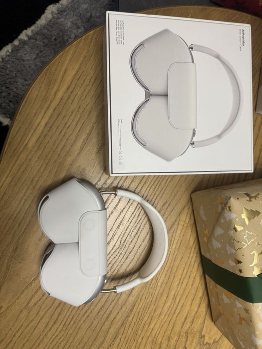 Пррдам наушники оригинал MRXJ2AM/A airpods with Wireiess Charging case