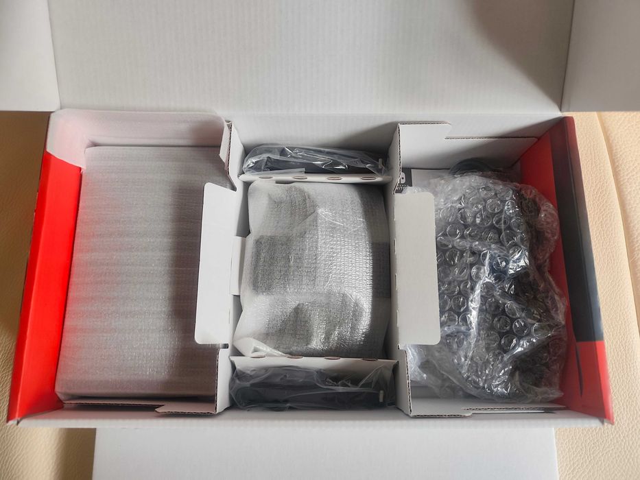 Nintendo Switch комплект + 1TB microSD + FIFA 21 – Отлично състояние