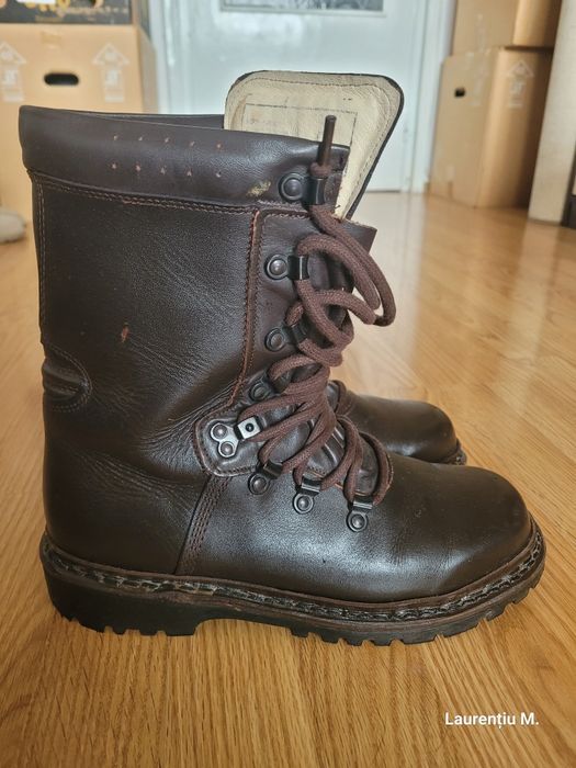 Bocanci militari