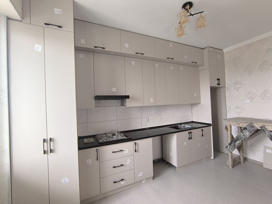 Кухня на заказ шкаф