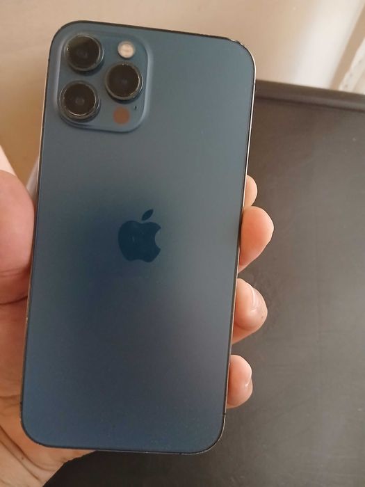 Продавам аифон 12 pro max