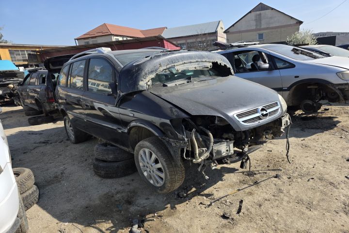 Lampa / Tripla stop stanga pe aripa Opel Zafira 2004