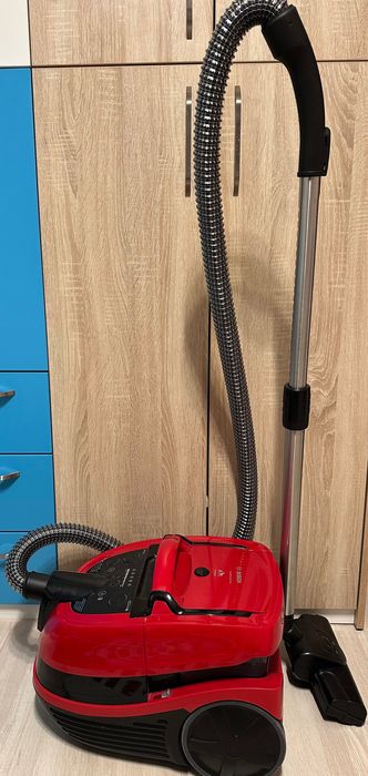 Прахосмукачка BOSCH BWD421PET