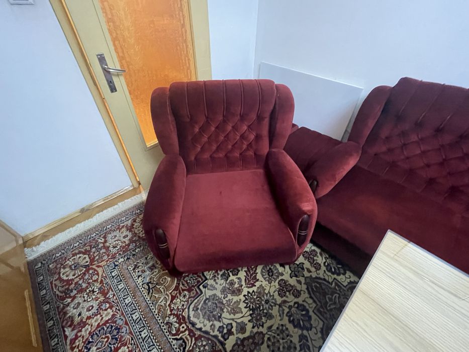Продавам запазена холна гарнитура