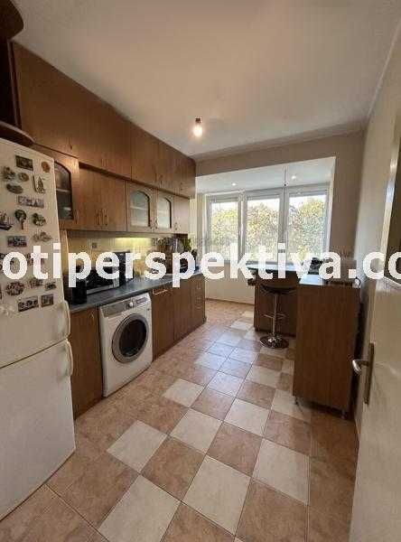Продава се Тристаен апартамент в Пловдив, Център - 83 кв.м за 2025 €/кв.м - Снимка #3
