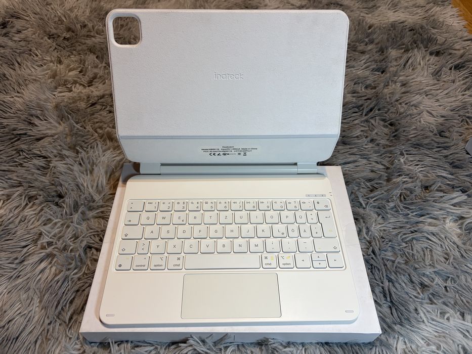 Husă cu tastatură iPad inateck