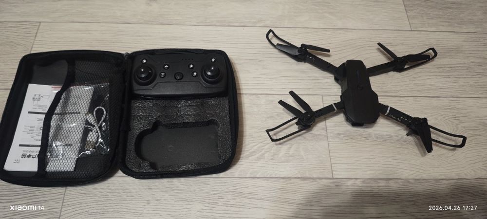 Квадрокоптер новый Е88