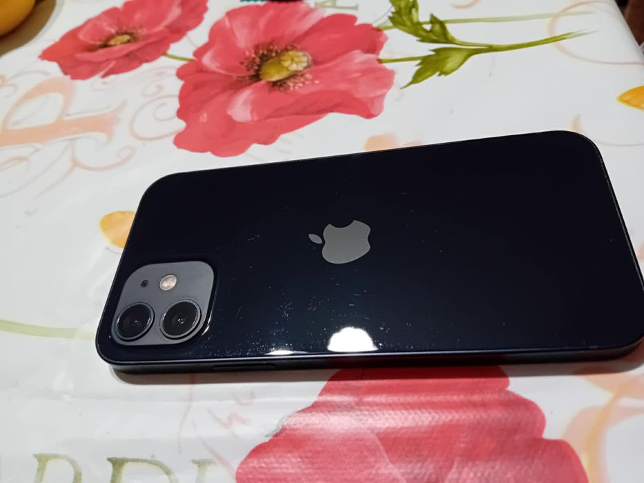 Айфон 12 в добро съснояние