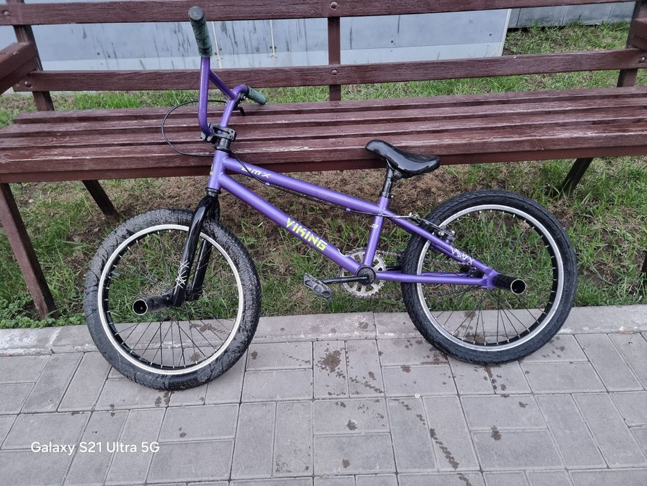 Продаю 2 велосипеда 1) БМХ 2) скоросной велосипед