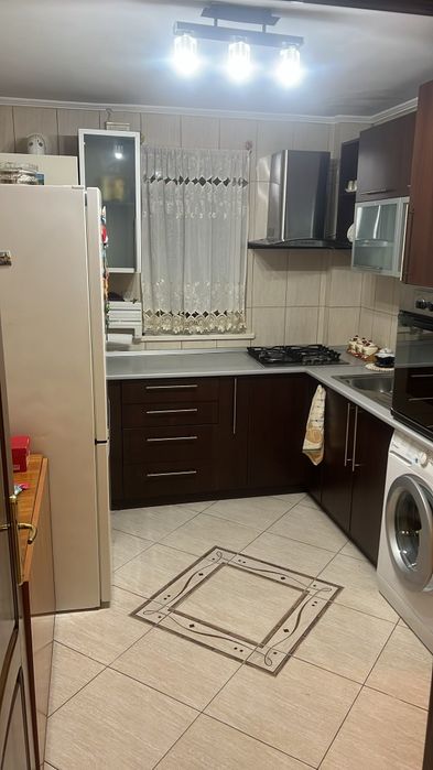Proprietar, ofer spre închiriere apartament cu 3 camere