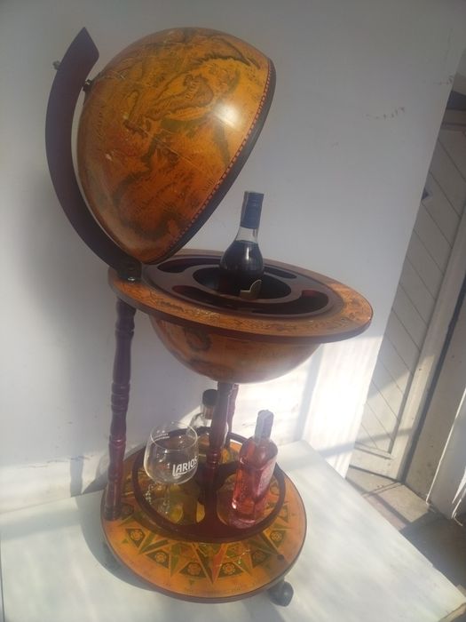 Глобус бар Tre Esse - Worlds, за шишета и чаши за алкохол 
Размери: 55