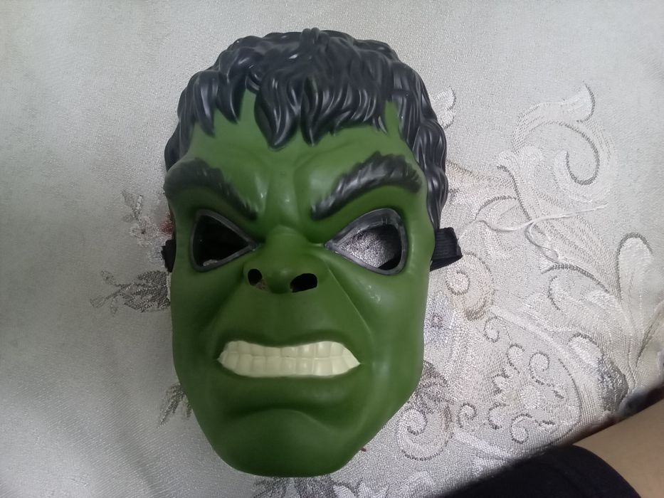 Маска халк в отличном состоянии