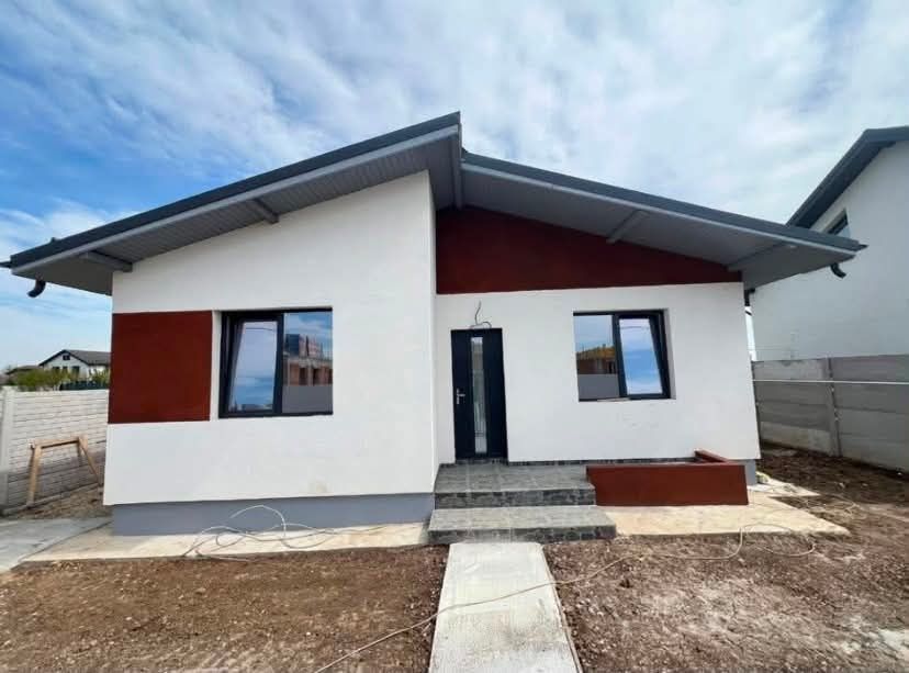 Vand case moderne 9 x 9m pe structura metalica usoara