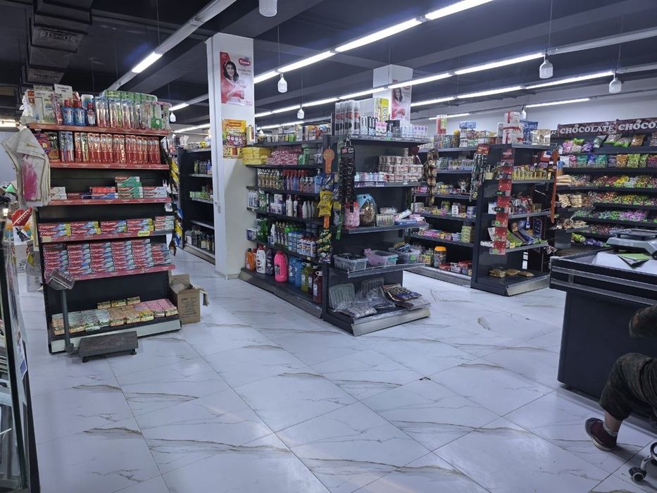 Супер маркет биноси сотувда