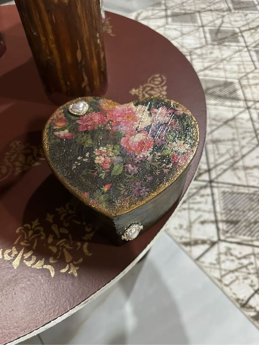 Кутийка във формата на сърце