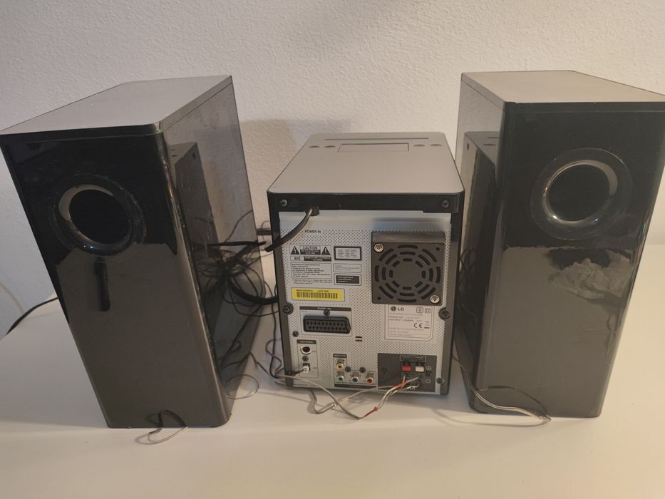 Sistem audio LG FB163-DOP cu CD, iPod, USB, Radio