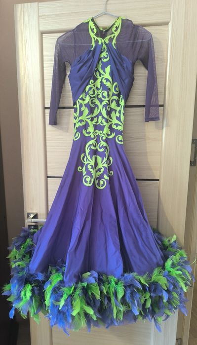 Платье для бальных танцев