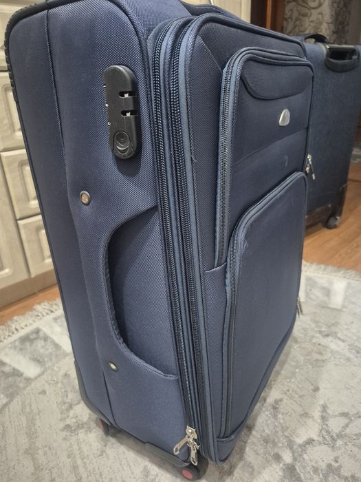 продам 2 новых чемодана