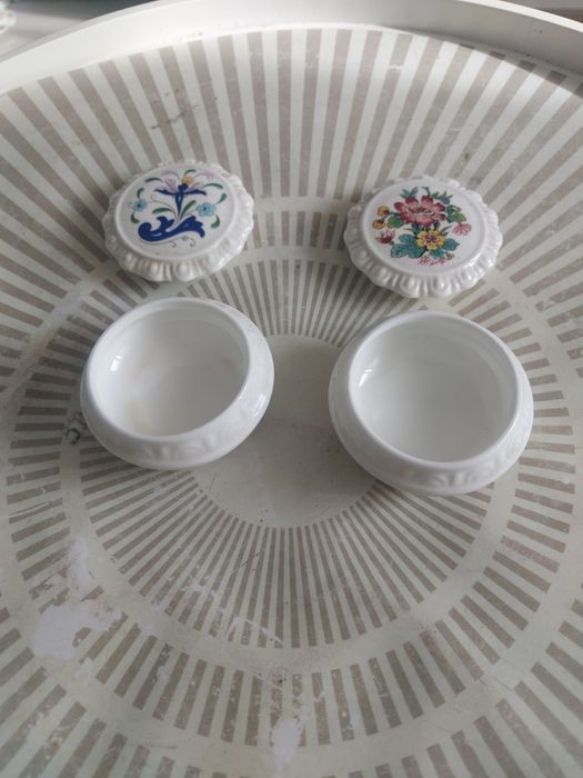 Cutii miniaturale pentru bibelouri