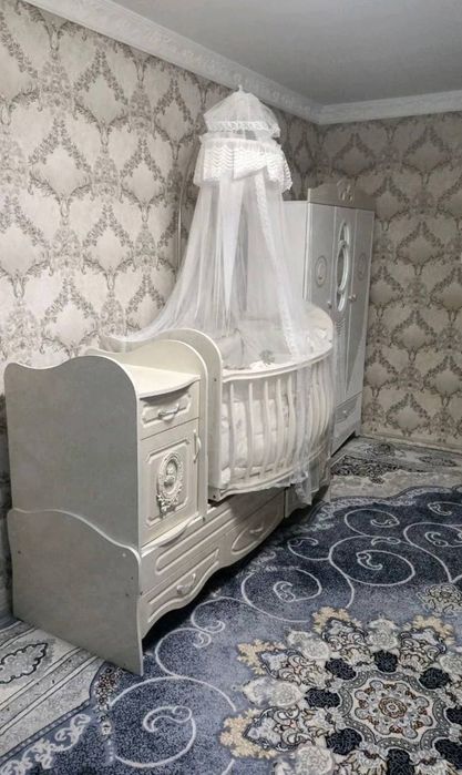 Bolalar krovati sotiladi