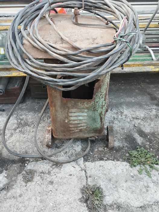 Продам сварочный аппарат 380 Вт