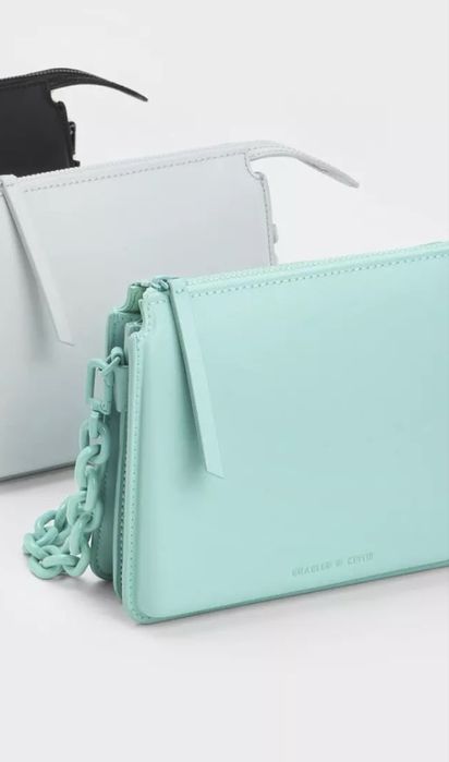 Сумка Charles & Keith Camelia Trapeze