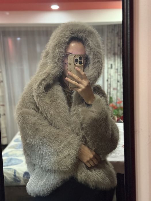 Късо палто.