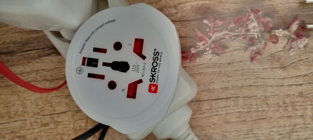 Adaptor priză călătorii Skross