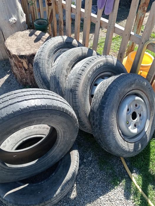 Продам шины для форд транзит