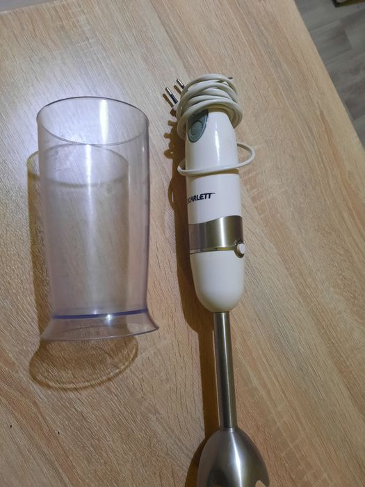 Продам блендер scarlet