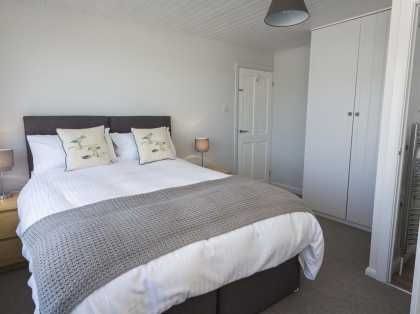 Дава се под наем Тристаен апартамент в София, Оборище - 100 кв.м за 816 € - Снимка #1